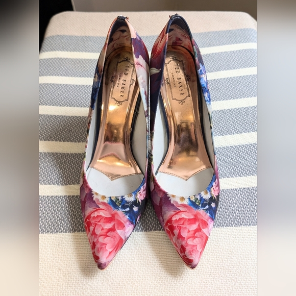 Ted Baker stilettos in pink and blue floral satin EU 40 / US 9 - Picture 2 of 9